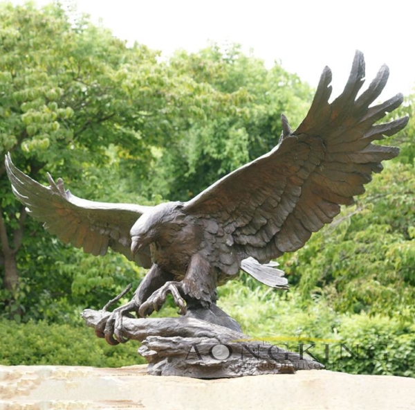 eagle statue in bronze for outdoor art decoration - Aongking Sculpture