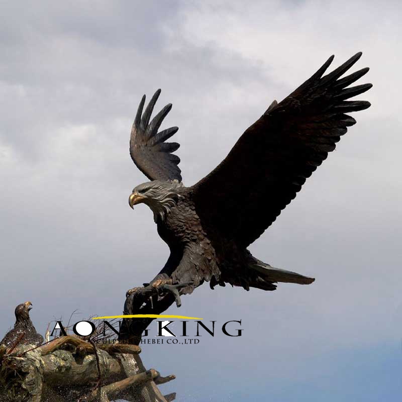 Feeding child food eagle bronze statue